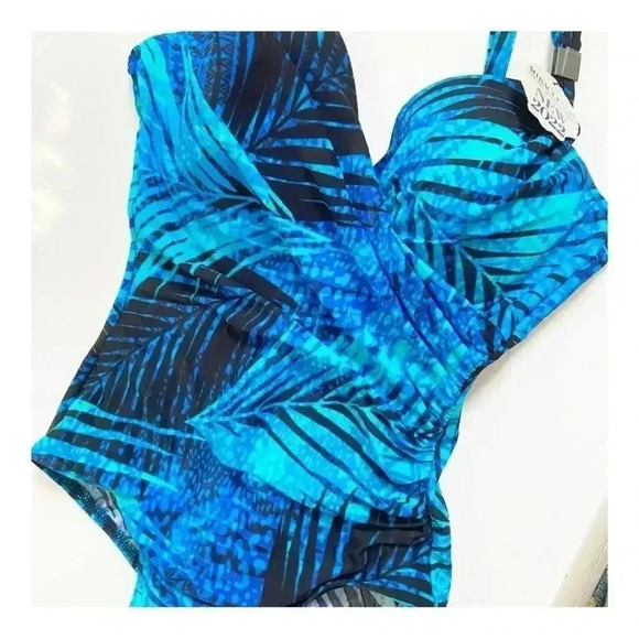 NWT Miraclesuit Shadowcat Siren Printed One-Piece Swimsuit size 10 - Picture 7 of 13
